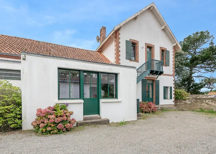 De Famille Pour 13 à 200m De La Préfailles