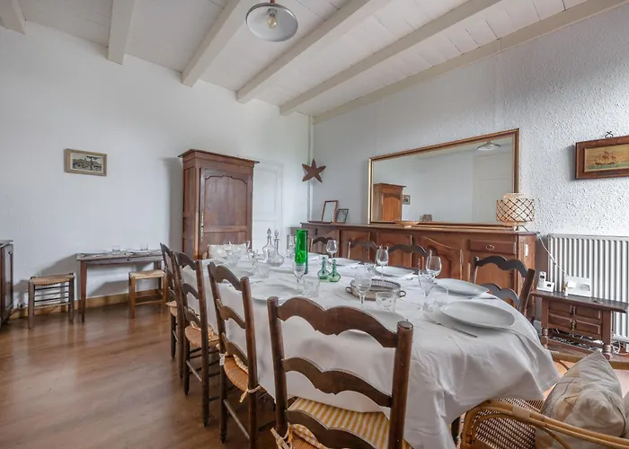 Casa vacanze De Famille Pour 13 à 200m De La *