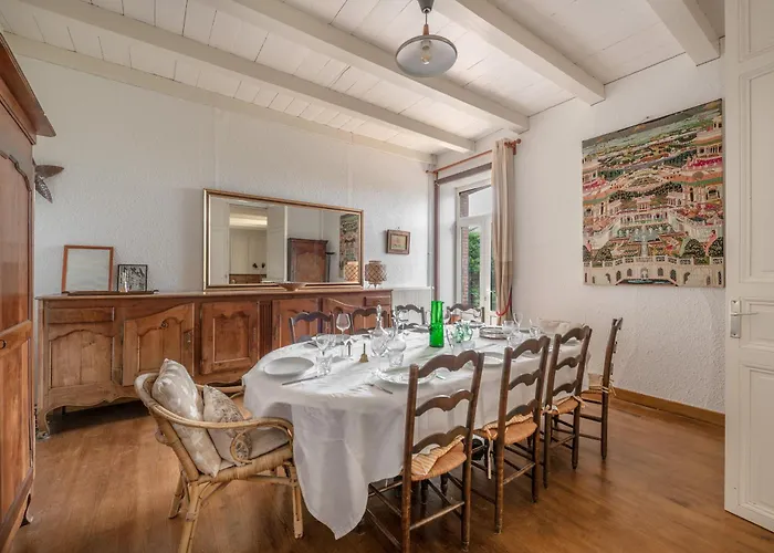 De Famille Pour 13 à 200m De La *