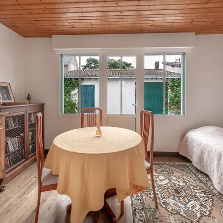 De Famille Pour 13 A 200m De La Сasa de vacaciones