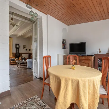 De Famille Pour 13 A 200m De La