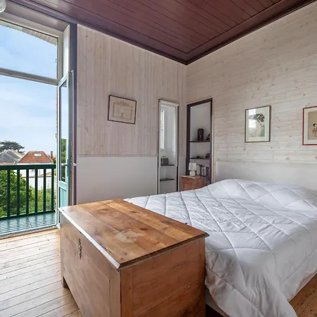 De Famille Pour 13 A 200m De La